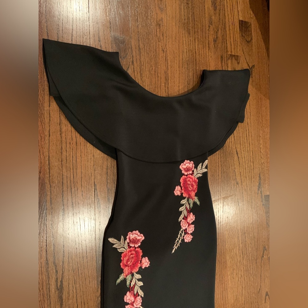Dress - Picture 2 of 4